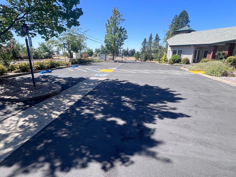 More Photos Of 6127 Clark Rd, Paradise Office For Lease