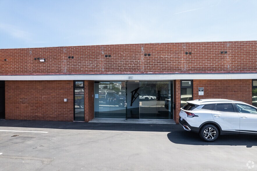 More Photos Of 1657-1669 12th St, Santa Monica Manufacturing For Lease