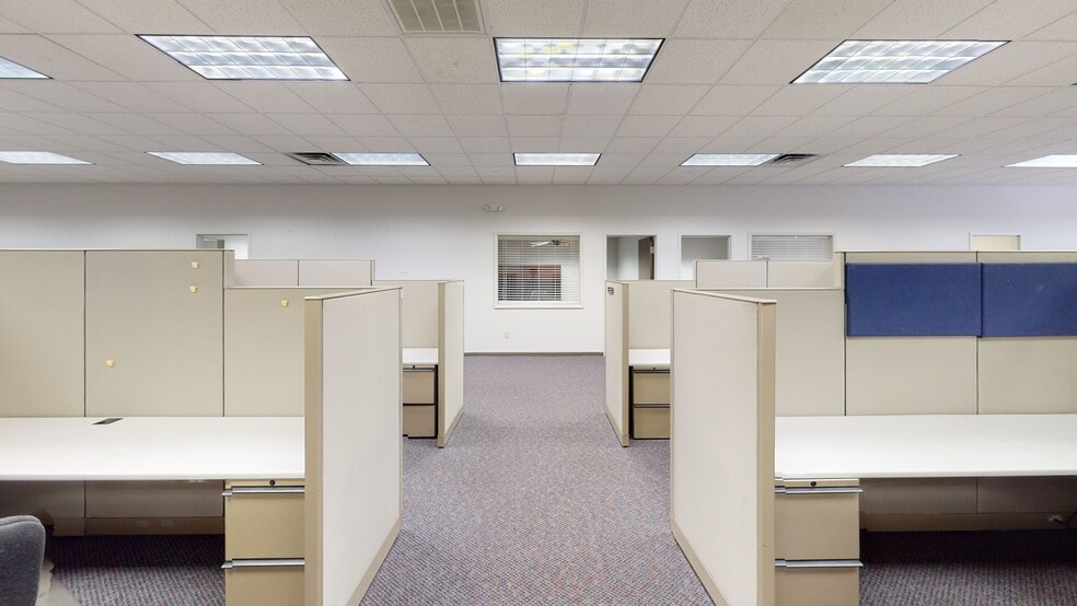 More Photos Of 3225 Southview Dr, Elkhart Medical For Sale