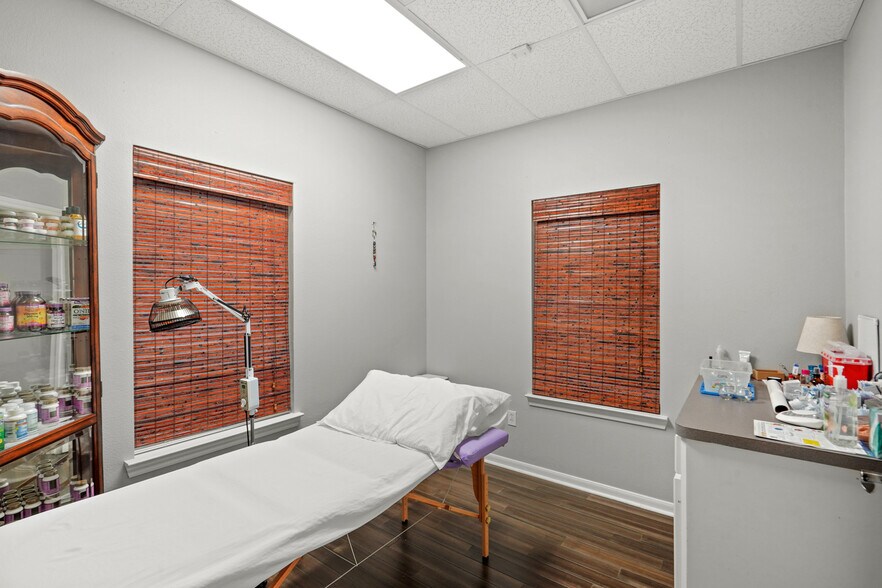 More Photos Of 1618 S Mason Rd, Katy Medical For Sale