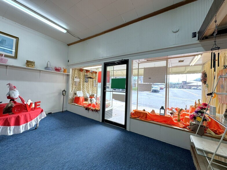 More Photos Of 366 Main St, Grantsville Storefront Retail Office For Sale