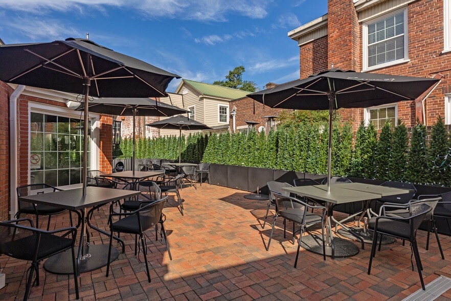 More Photos Of 38 Chinquapin Rd, Pinehurst Restaurant For Sale