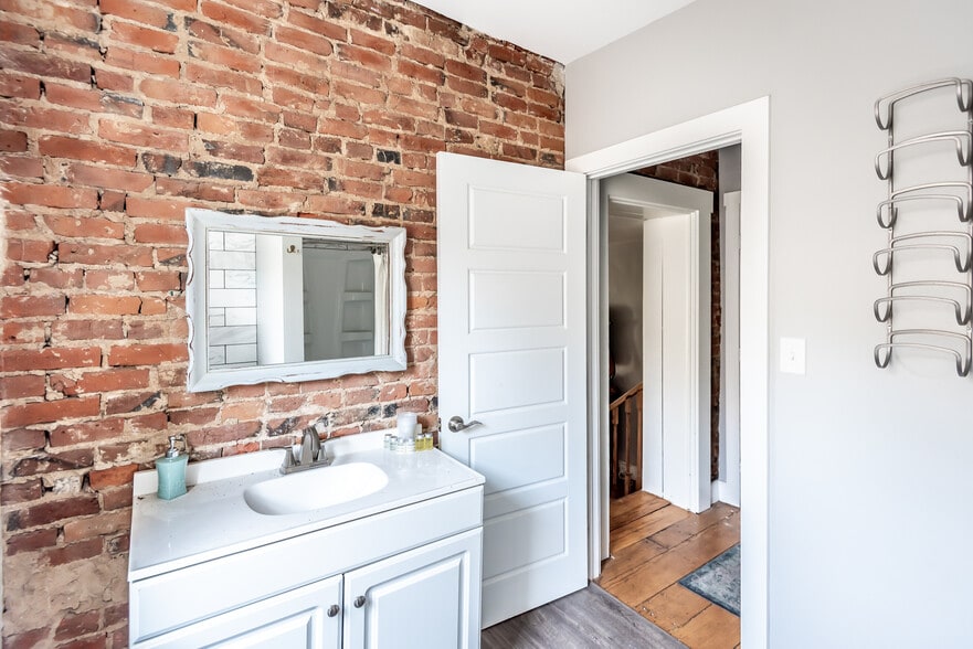 More Photos Of 121 S Main St, Waynesville Hospitality For Sale