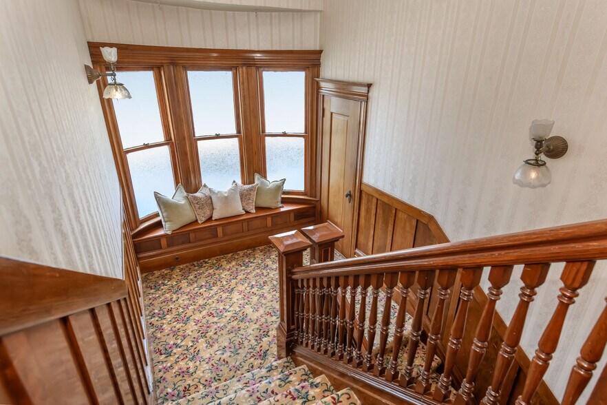 More Photos Of 8 Keller St, Petaluma Office Residential For Sale