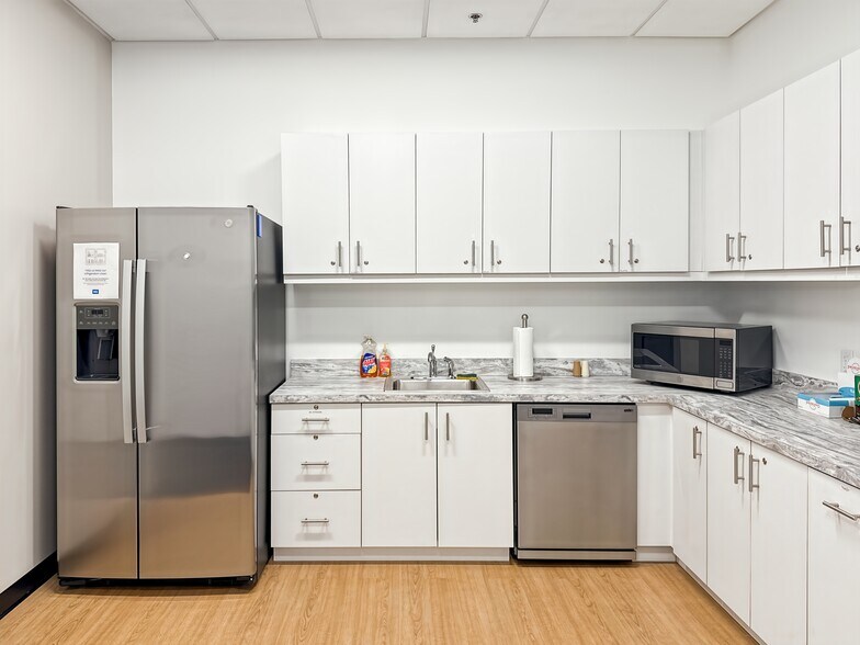 More Photos Of 235 N Westmonte Dr, Altamonte Springs Coworking Space