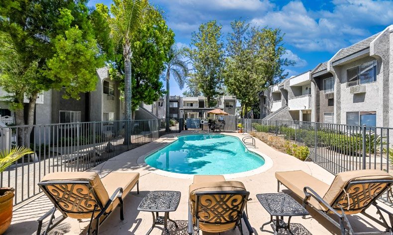 More Photos Of 12425 Oak Knoll Rd, Poway Apartments For Sale
