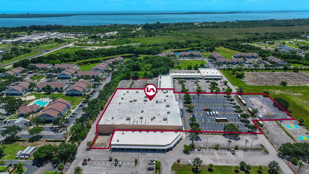 More Photos Of 2810 S US Highway 1, Fort Pierce General Retail For Sale