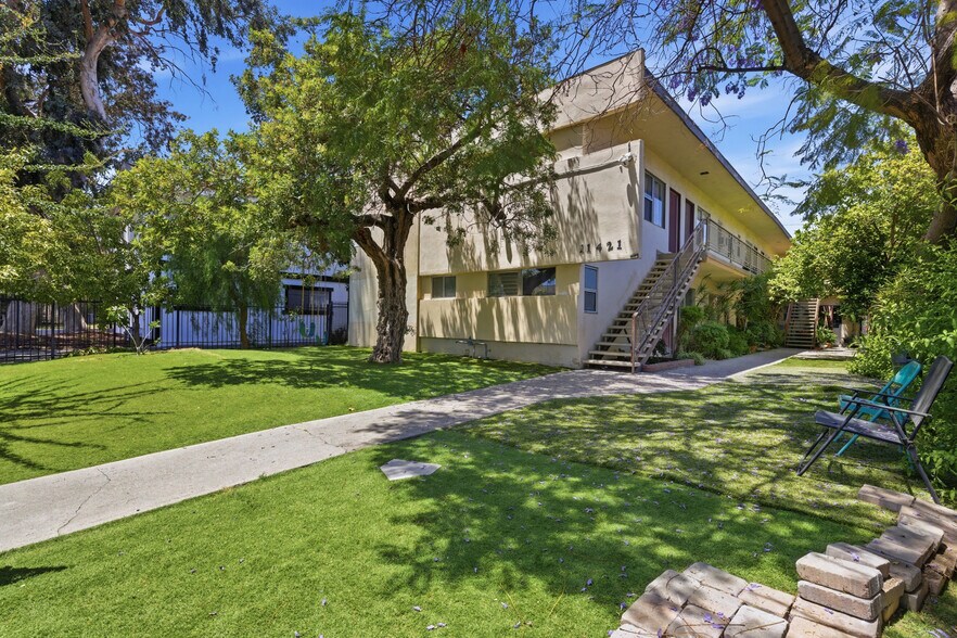 More Photos Of 11421 Tiara St, North Hollywood Apartments For Sale
