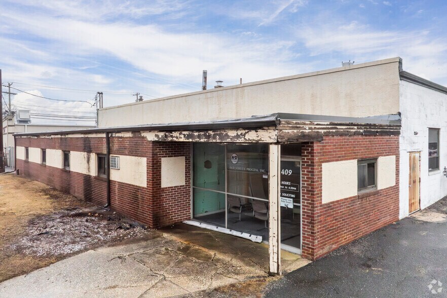 Primary Photo Of 409 Bayview Ave, Amityville Warehouse For Sale