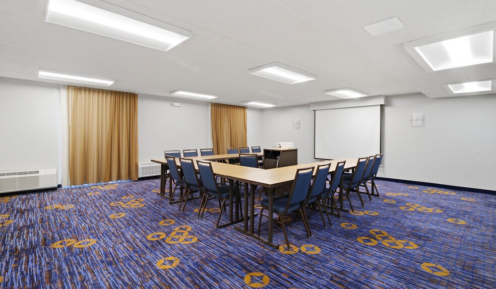 More Photos Of 7676 East State St, Rockford Hotel For Sale