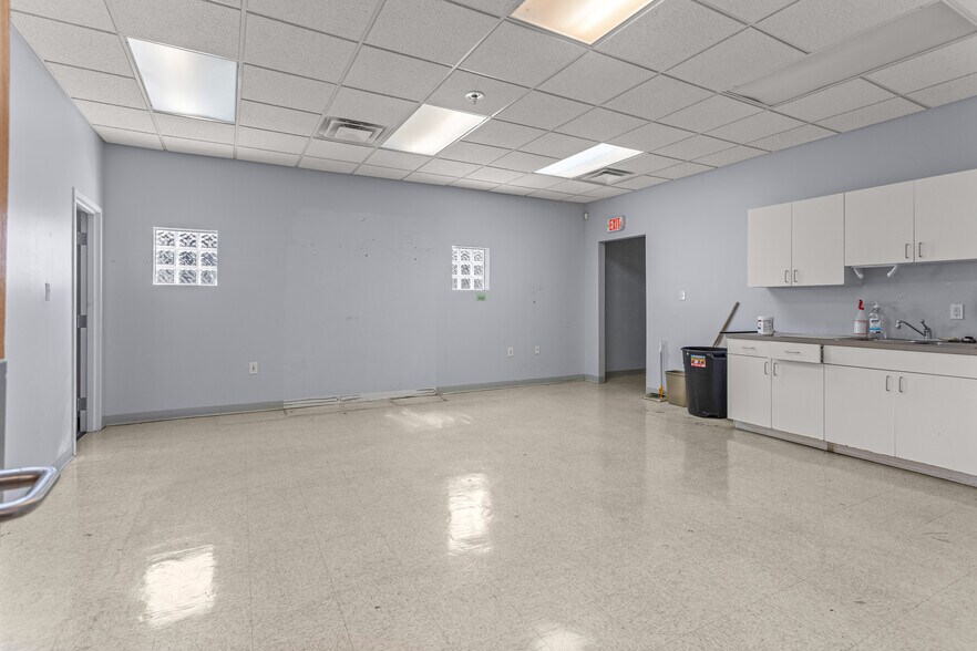 More Photos Of 18917 Joy Rd, Detroit Medical For Sale