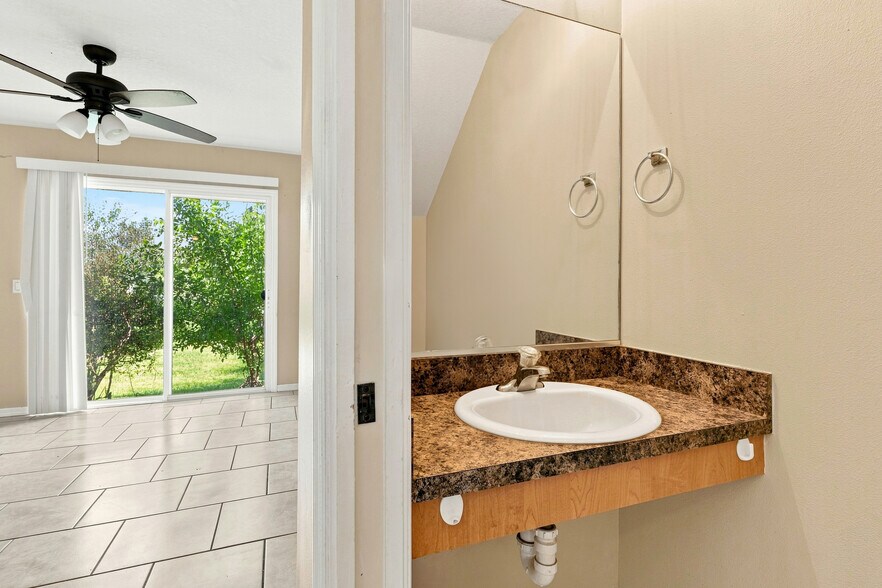 More Photos Of 1007 W 57th Ave W, Bradenton Apartments For Sale