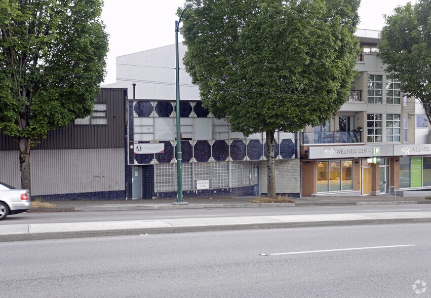 More Photos Of 1872-1874 Kingsway, Vancouver Storefront Retail Office For Sale