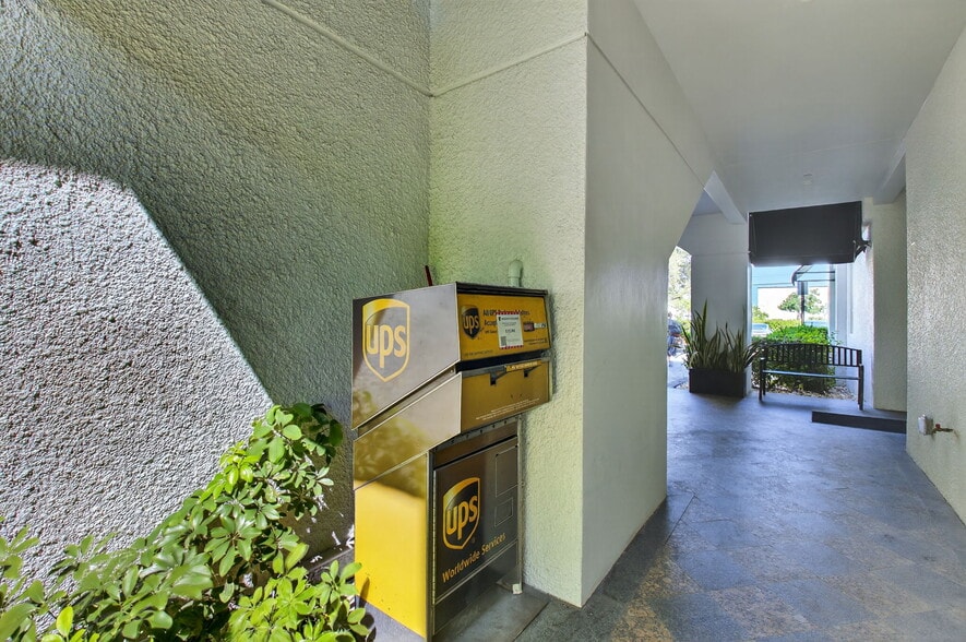More Photos Of 2799 NW 2nd Ave, Boca Raton Office For Sale