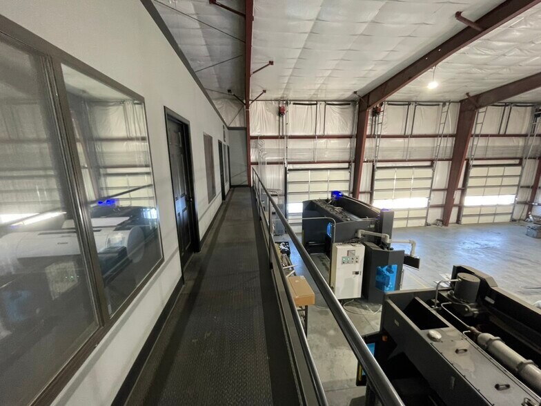 More Photos Of 1650 Commerce Dr, Tonganoxie Warehouse For Sale