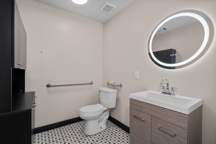 More Photos Of 10203 Old Manchaca Rd, Austin Flex For Lease