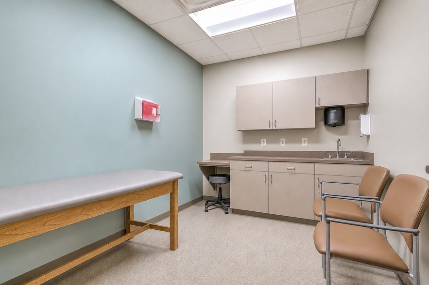 More Photos Of 400-444 Clinchfield St, Kingsport Medical For Sale