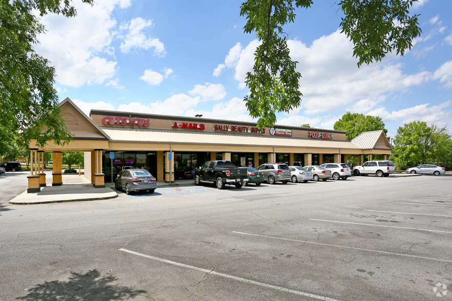 Primary Photo Of 3262 Inner Perimeter Rd, Valdosta Storefront For Lease