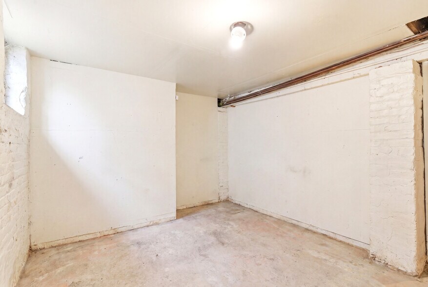 More Photos Of 237 Astor St, Newark Apartments For Sale