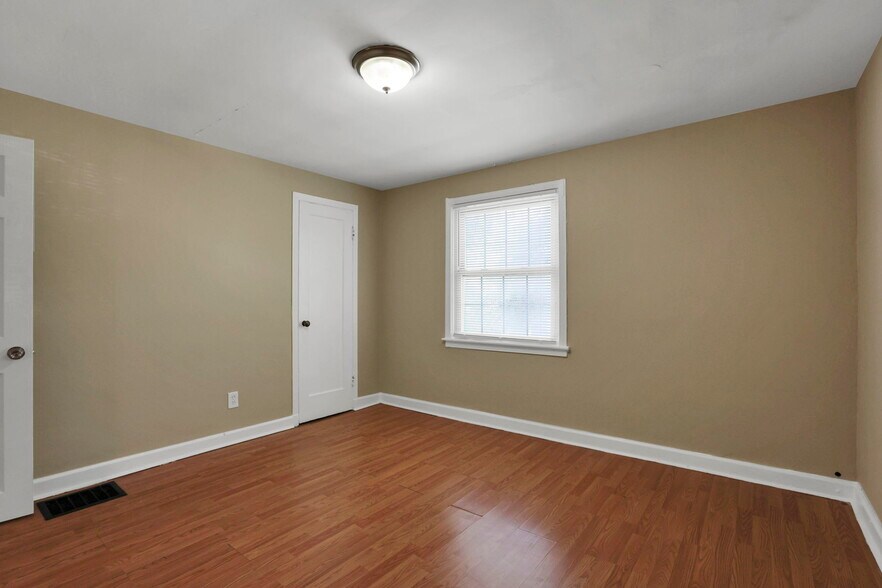 More Photos Of 1079 S James Rd, Columbus Apartments For Sale