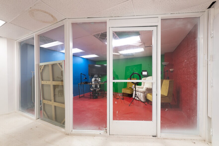 More Photos Of 6013 W Olympic Blvd, Los Angeles Storefront Retail Office For Lease