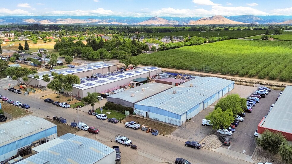 More Photos Of 1848 Industrial Way, Sanger Warehouse For Lease