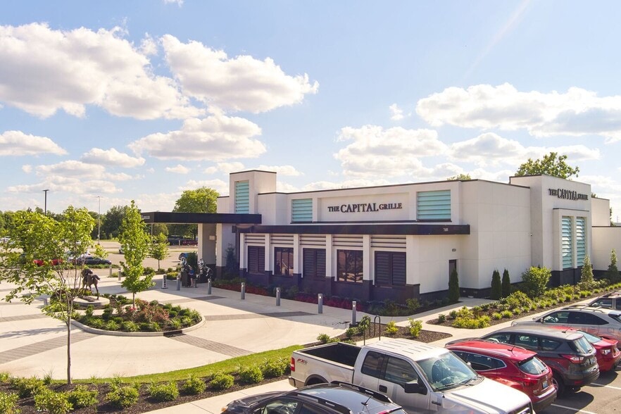 More Photos Of 7900 Shelbyville Rd, Louisville Unknown For Lease