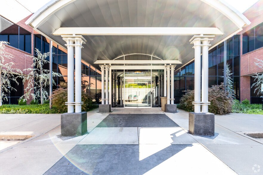 More Photos Of 6660 S Sheridan Rd, Tulsa Unknown For Lease