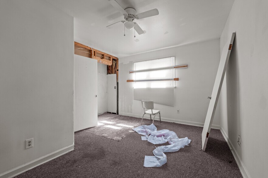 More Photos Of 421 Vine St, Eden Hotel For Sale