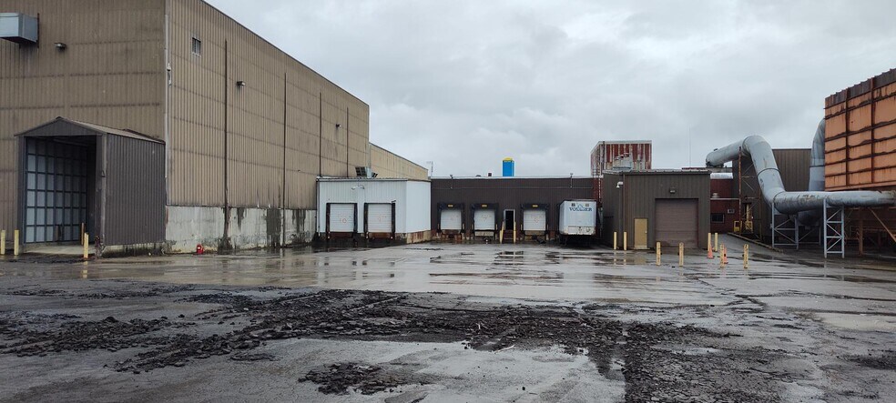 More Photos Of 364 Exide Dr, Bristol Manufacturing For Lease