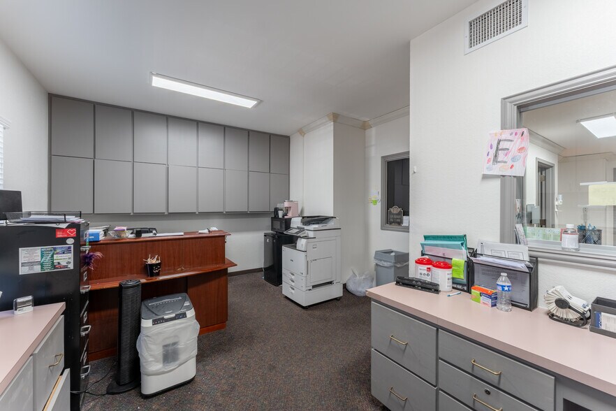 More Photos Of 2003 Medical Pky, San Marcos Medical For Sale