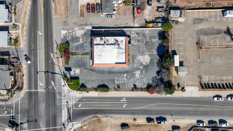 More Photos Of 1825 E Vista Way, Vista Restaurant For Sale