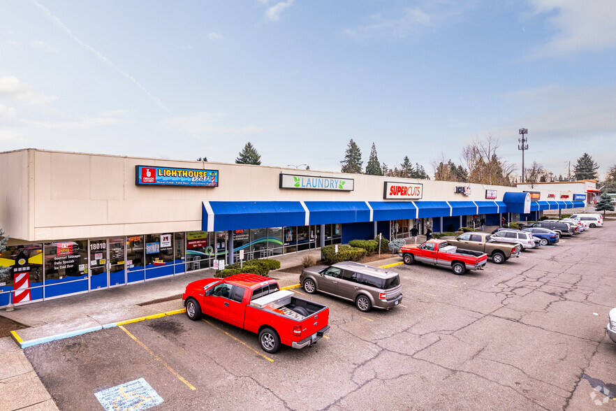 Primary Photo Of 18010-18094 SE McLoughlin Blvd, Milwaukie General Retail For Lease