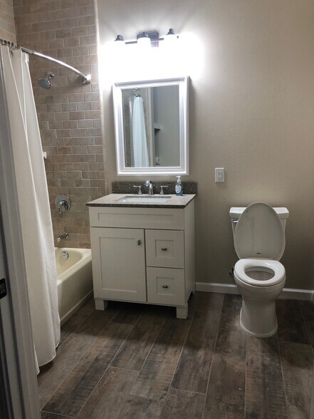 More Photos Of 2075 Baldwin Ave, Oroville Flex For Lease
