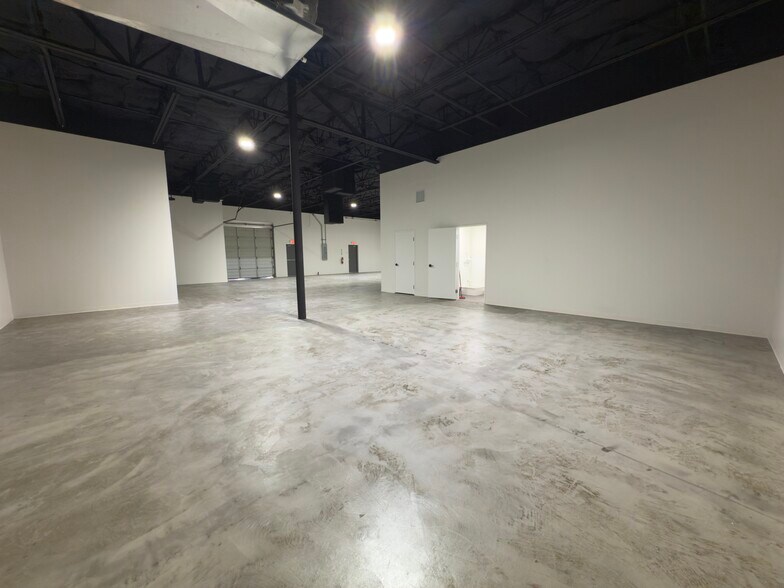 More Photos Of 1900 Firman Dr, Richardson Unknown For Lease