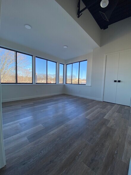 More Photos Of 16 River St, Norwalk Medical For Lease