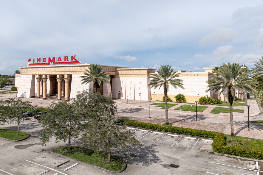 More Photos Of 15601 Sheridan St, Davie Unknown For Lease