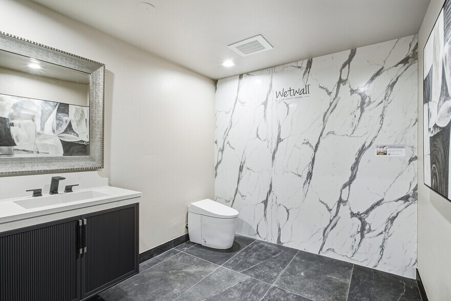 More Photos Of 5801 Logan St, Denver Research And Development For Lease