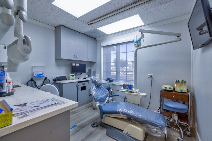 More Photos Of 16336 Whittier Blvd, Whittier Medical For Sale