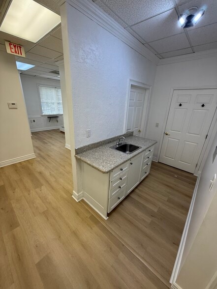 More Photos Of 2711-2713 Maguire Rd, Ocoee Medical For Lease