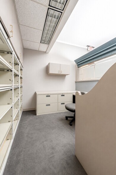 More Photos Of 3112 Jackson St, Alexandria Office For Sale