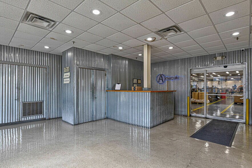 More Photos Of 1323 11th Ave, Columbus Industrial For Sale