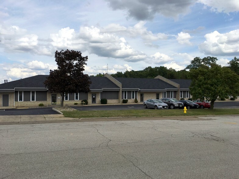 More Photos Of 1160 George Washington Blvd, Akron Flex For Sale