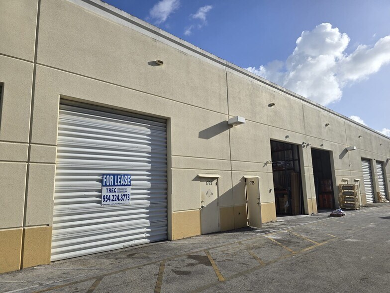 More Photos Of 1747-1781 Banks Rd, Margate Flex For Lease