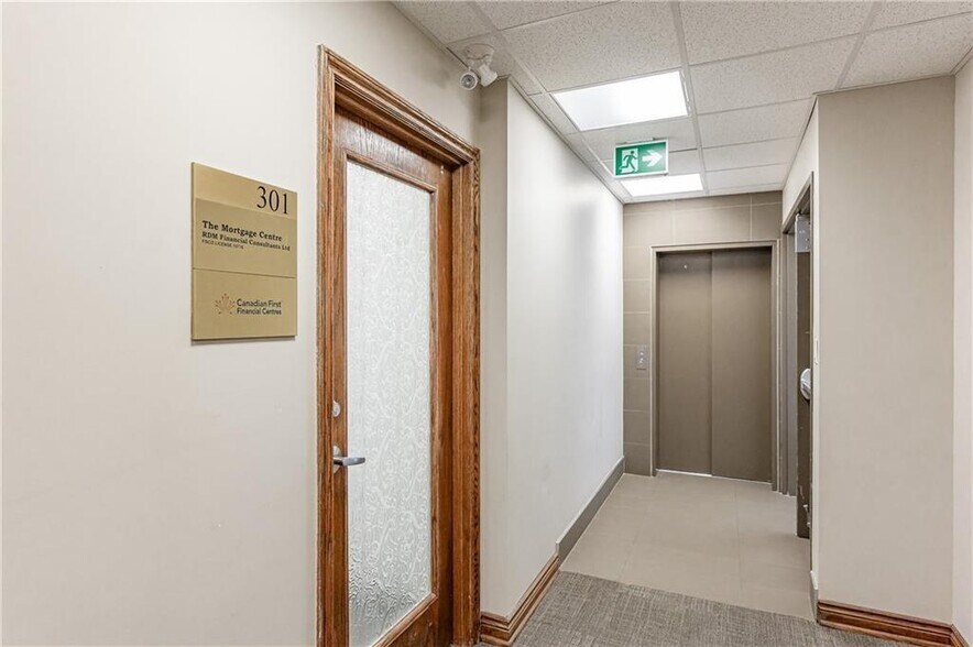 More Photos Of 2904 South Sheridan Way, Oakville Medical For Lease