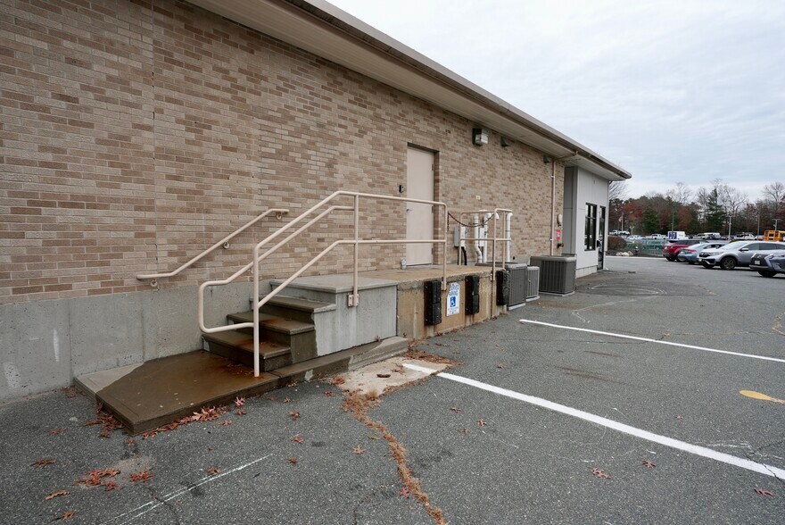 More Photos Of 1340 Belmont St, Brockton Medical For Lease