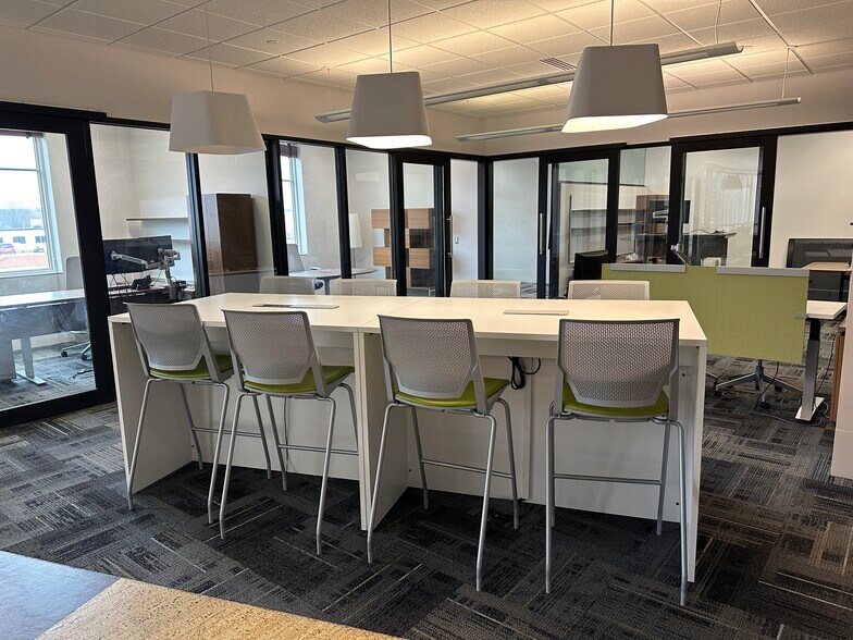 More Photos Of 85 E 8th St, Holland Medical For Sale