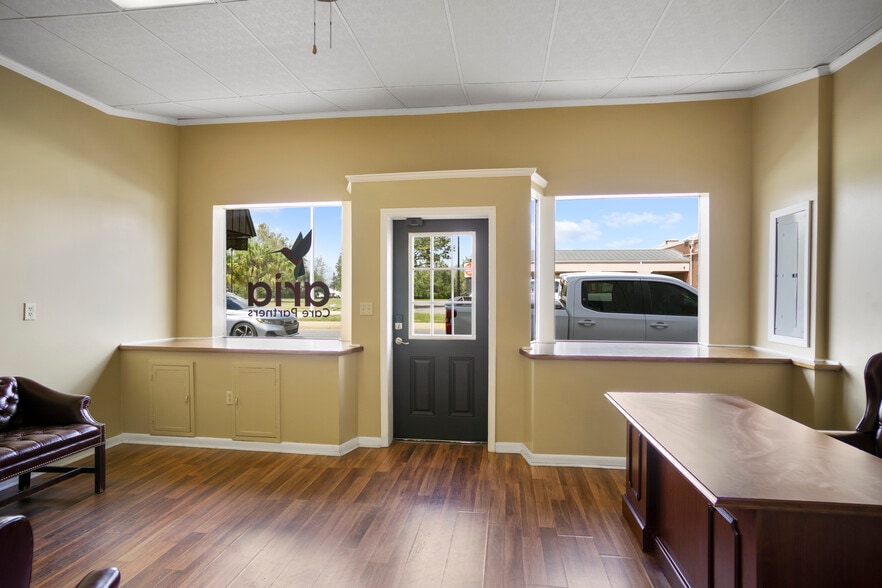 More Photos Of 20735 Central Ave E, Blountstown Office For Sale