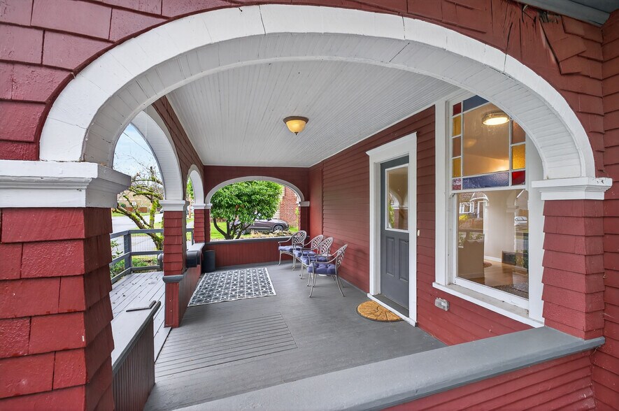 More Photos Of 1310 Ellsworth St, Bellingham Multifamily For Sale