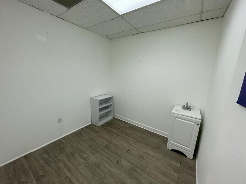 More Photos Of 6890 W Flagler St, Miami Storefront Retail Office For Lease